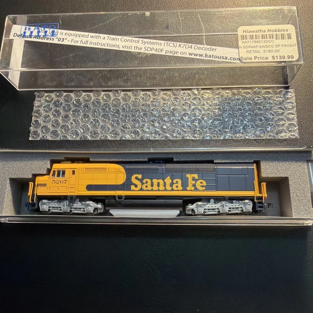 Kato N Scale 176-9213-DCC EMD SDP40F Diesel Locomotive AT&SF #5267